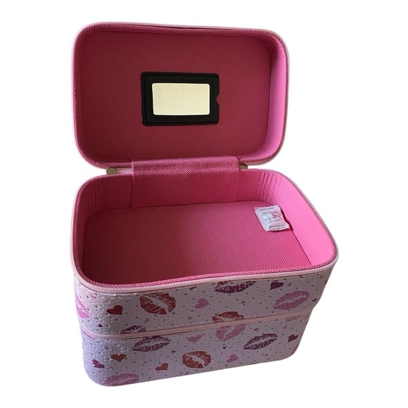 NWT-BLUSH CRUSH-MAKEUP CASE & TWO MAKEUP BAGS - Picture 4 of 7